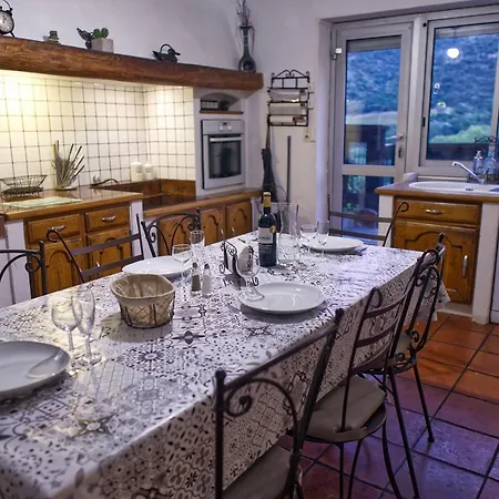 马斯蒙特贝罗度假屋 *